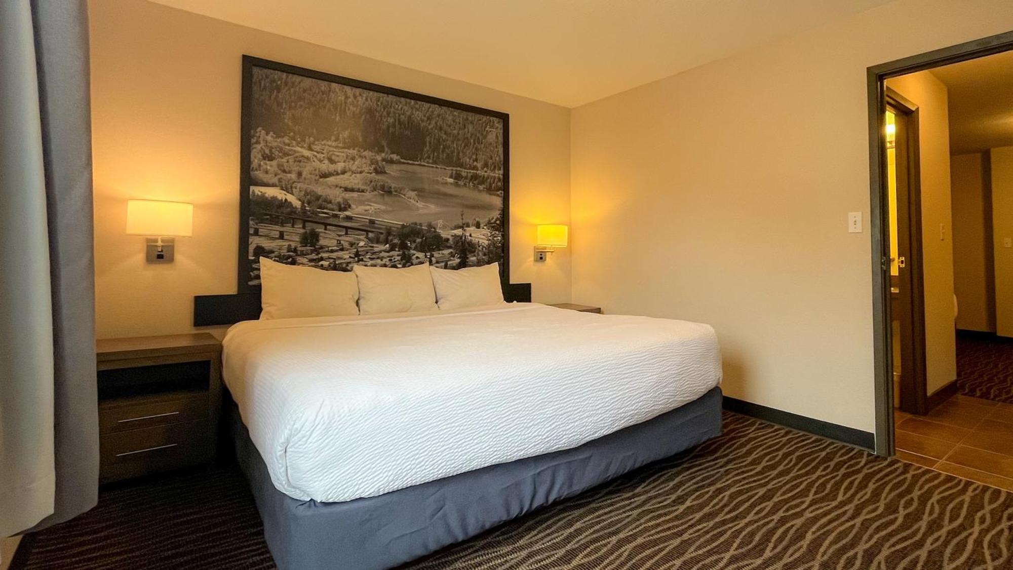 Motel Super 8 By Wyndham Revelstoke Bc Zewnętrze zdjęcie